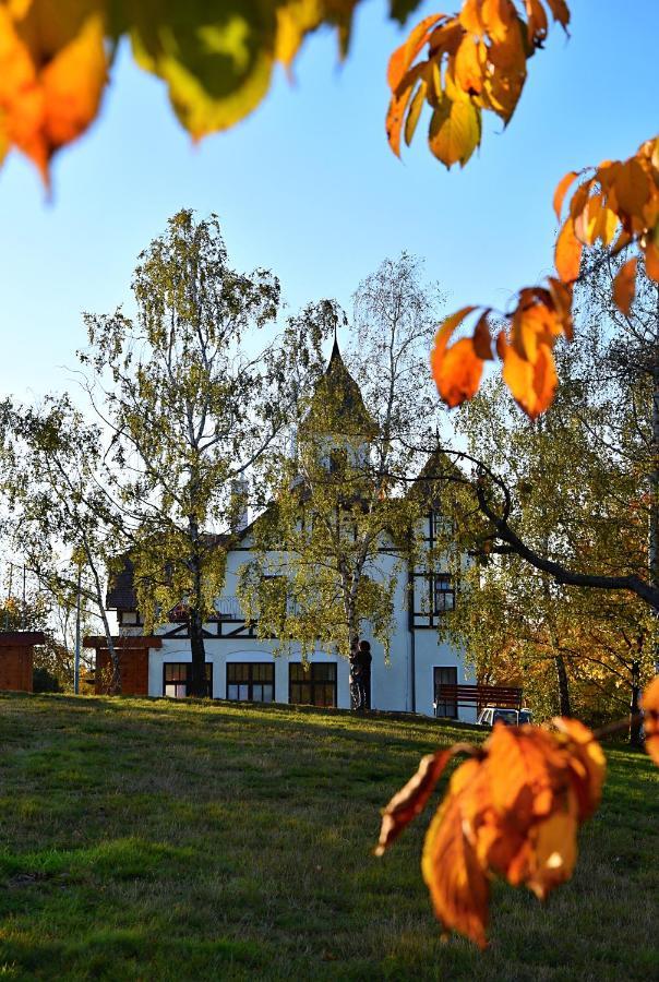 Hotel Petrin Jablonec nad Nisou Exterior foto